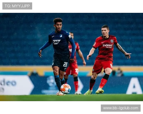 围绕足球克里斯精彩踢球瞬间全面呈现的深度解析精彩视频标题汇编